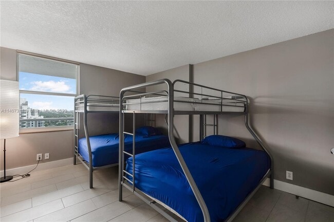 Building Photo - 3015 N Ocean Blvd