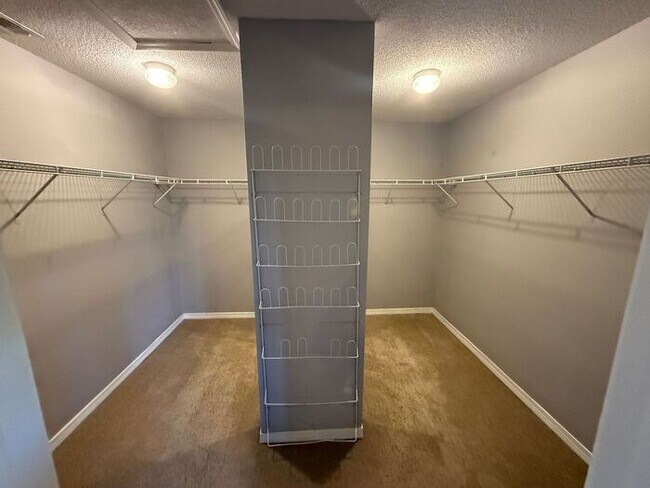 Building Photo - Gulf Breeze - Grand Ridge - 4 bedroom, 2.5...