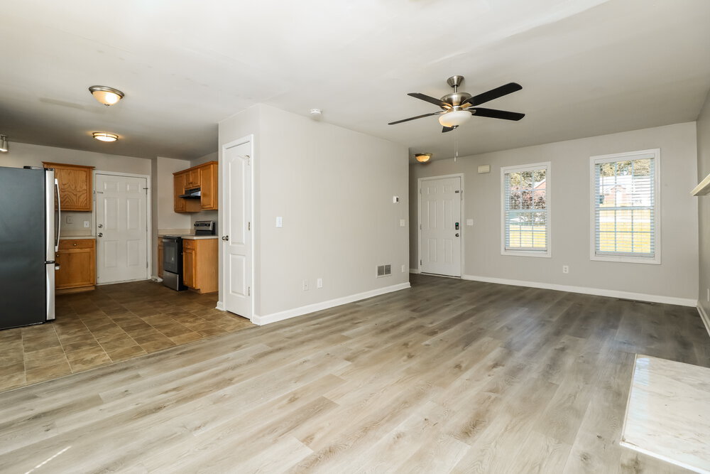 Building Photo - 9490 Pebble Creek Ct