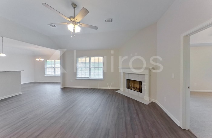 Building Photo - 755 Park Ln