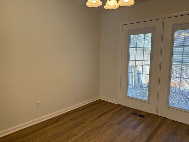 Building Photo - ** Beautiful 4 bedroom House in Farragut Area **