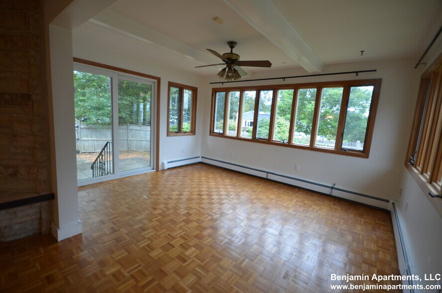 Building Photo - 20 Mossdale Rd