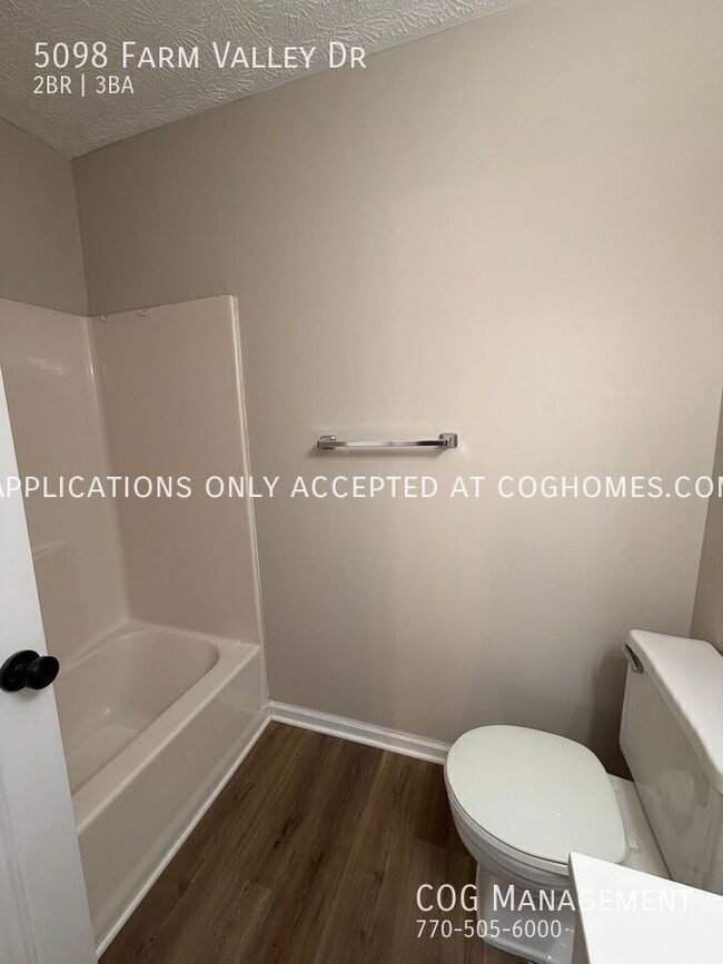 Building Photo - 5098 Farm Valley Dr NE