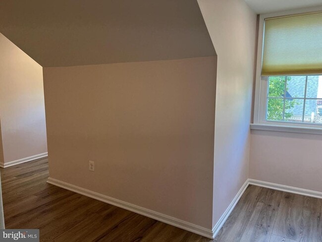 Building Photo - 6683 McLean Dr