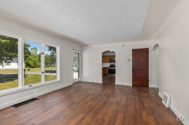 Building Photo - 355 Chestnut