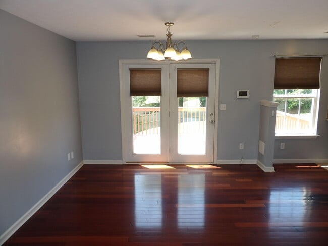 Building Photo - 123 Serena Way