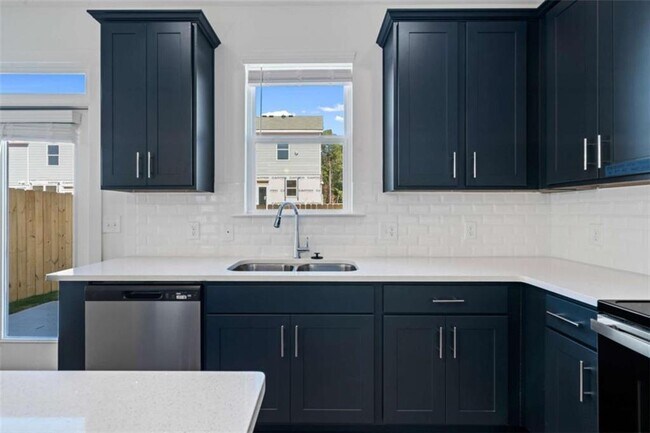 Building Photo - 61 Auburn Wds Dr