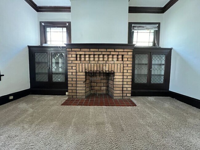 Building Photo - 2196 Lewis Dr