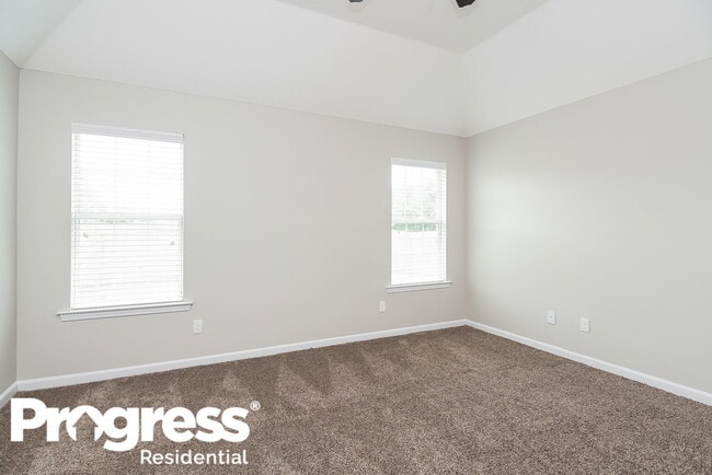 Building Photo - 9849 White Poplar Dr