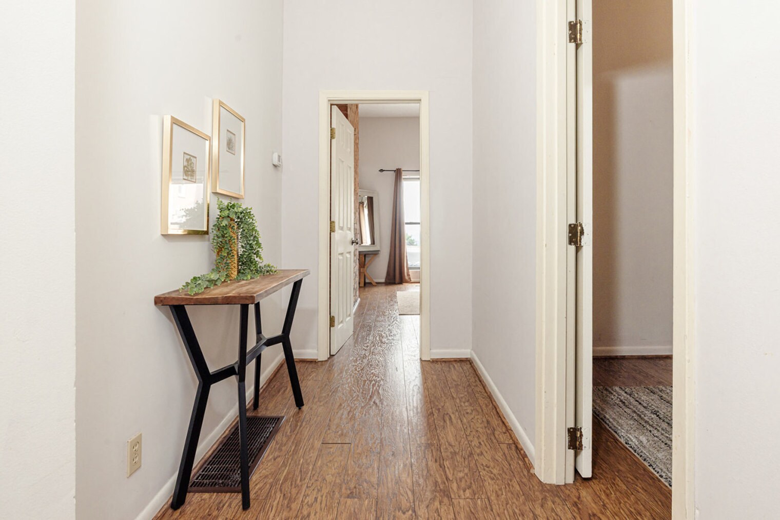 Building Photo - 962 Pavilion St