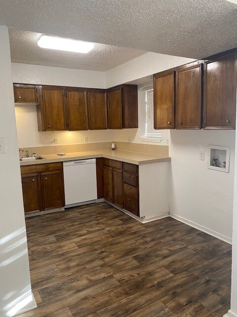 Building Photo - 2221 Lavern St