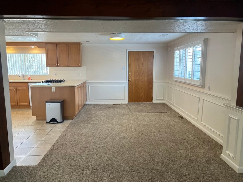 Building Photo - 2746 E 3600 S