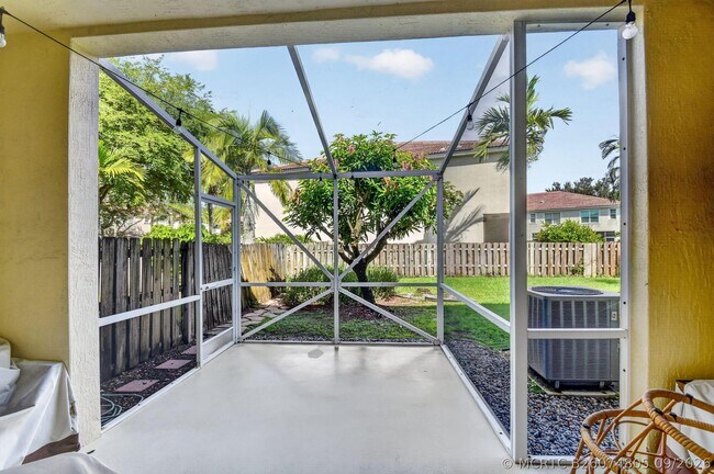 Building Photo - 8093 Briantea Dr