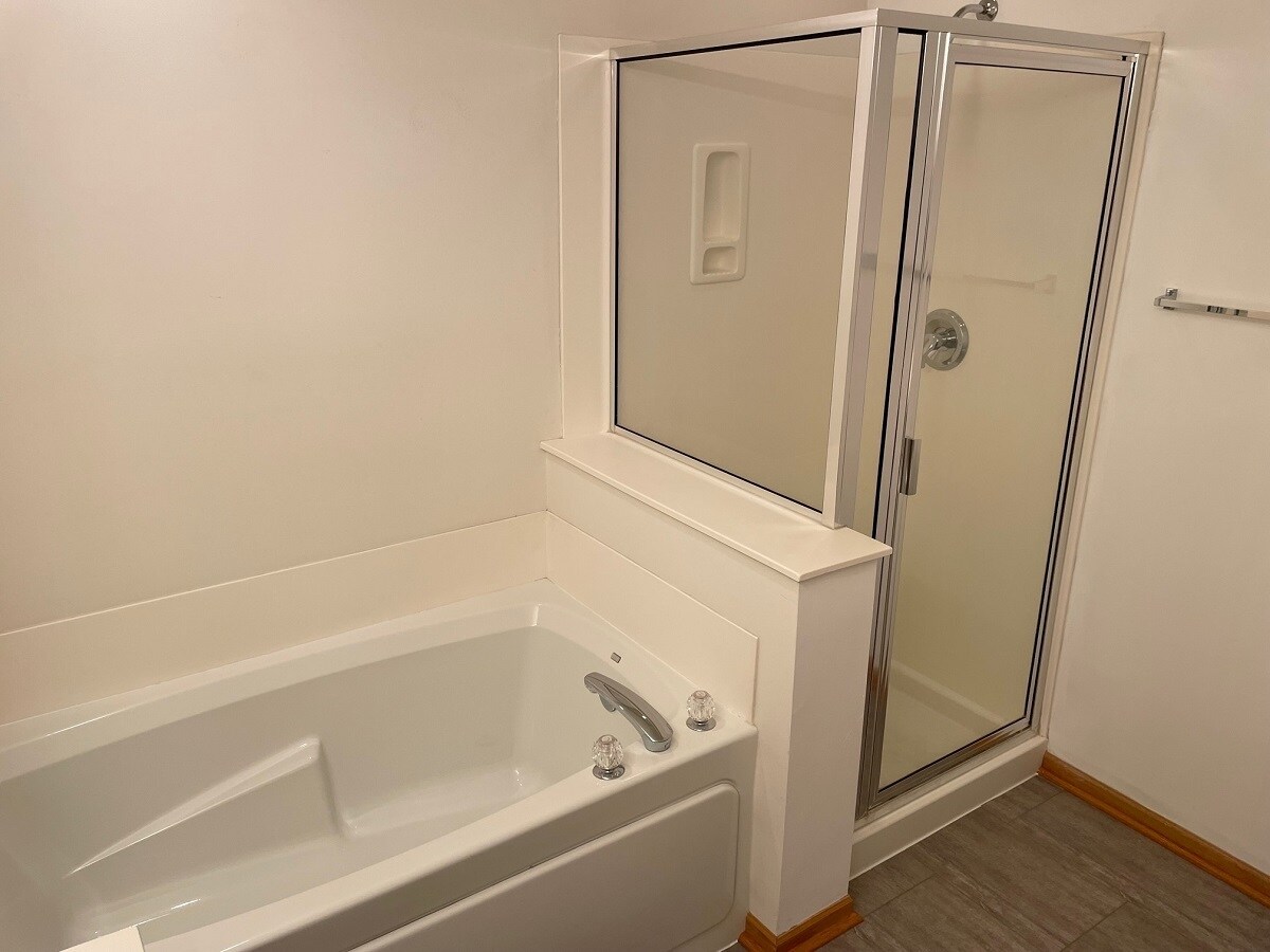 Building Photo - 896 Braunworth Ct