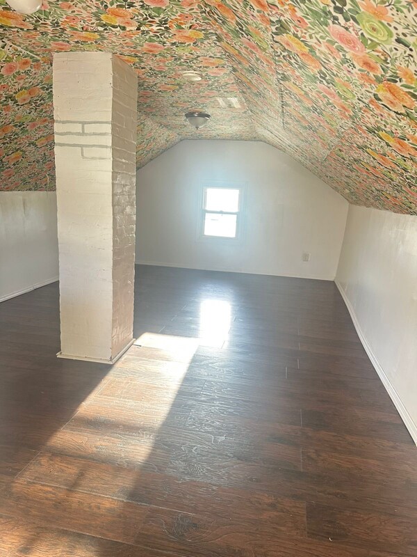 Building Photo - 214 Chamberlain Ave