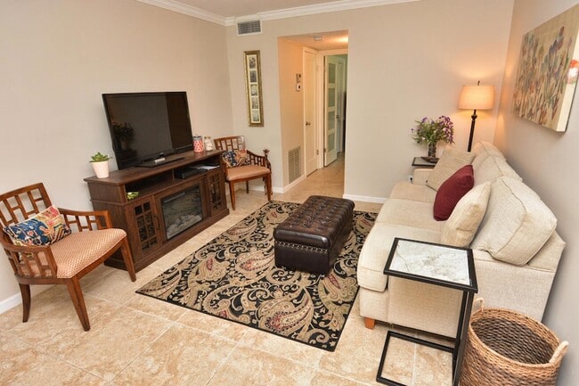 Building Photo - 1225 NW 21st St