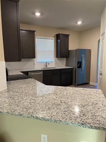 Building Photo - 216 Ridgeland Oak Dr