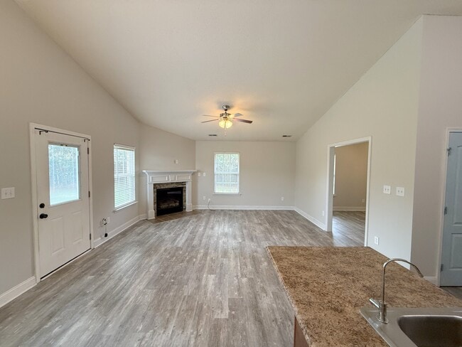 Building Photo - 211 High Green Dr