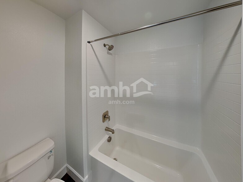 Building Photo - 8969 Tiger Tooth Ave