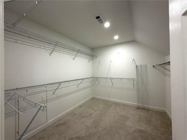 Building Photo - 4865 Chesterfield Ct