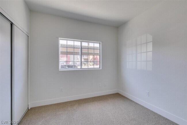 Building Photo - 4730 E Craig Rd