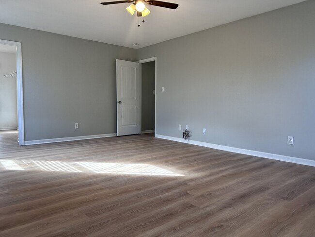 Building Photo - Coming soon!!! $500 off 1st month with 15 month lease!!! Magnificent 3 Bedroom in Madison