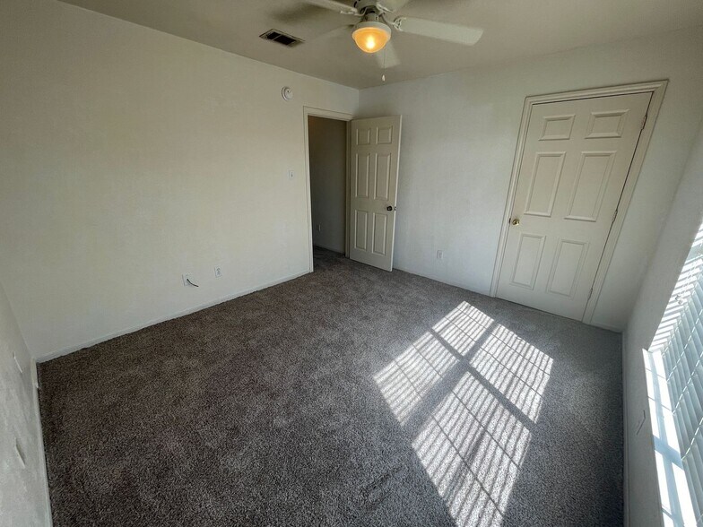 Building Photo - 211 N 3rd St