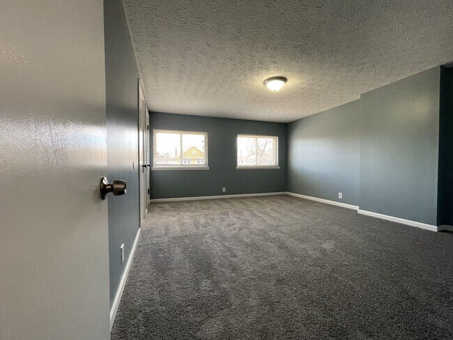 Building Photo - 1283 Linwood Ave