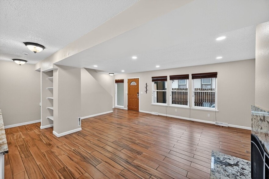 Building Photo - 3766 S Granby Way