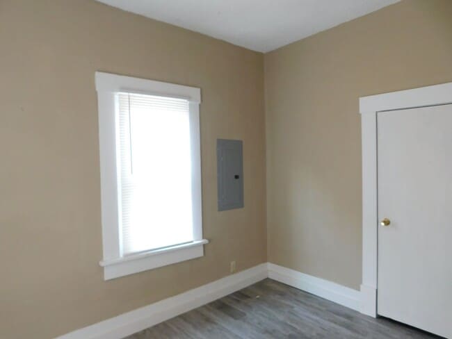 Building Photo - Charming 2 Bedroom/1 Bath Home in El Dorado!