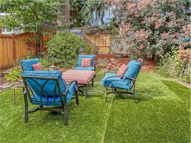 Building Photo - 13316 NE 137th Pl