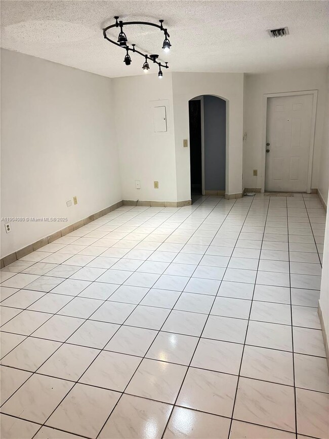 Building Photo - 300 NW 114th Ave