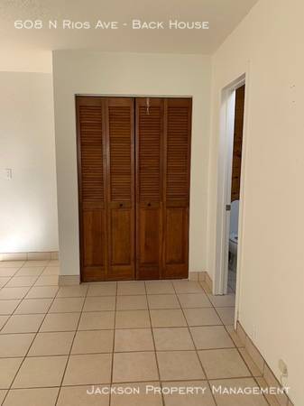 Building Photo - 608 N Rios Ave