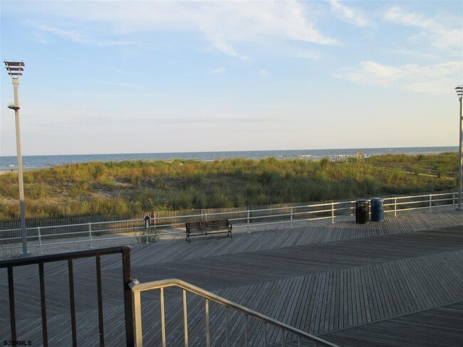 Building Photo - 3501 Boardwalk