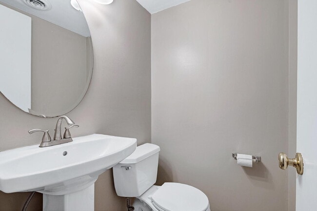 Building Photo - 228 Waldo St