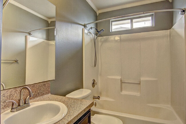Building Photo - 5825 Skylark Dr