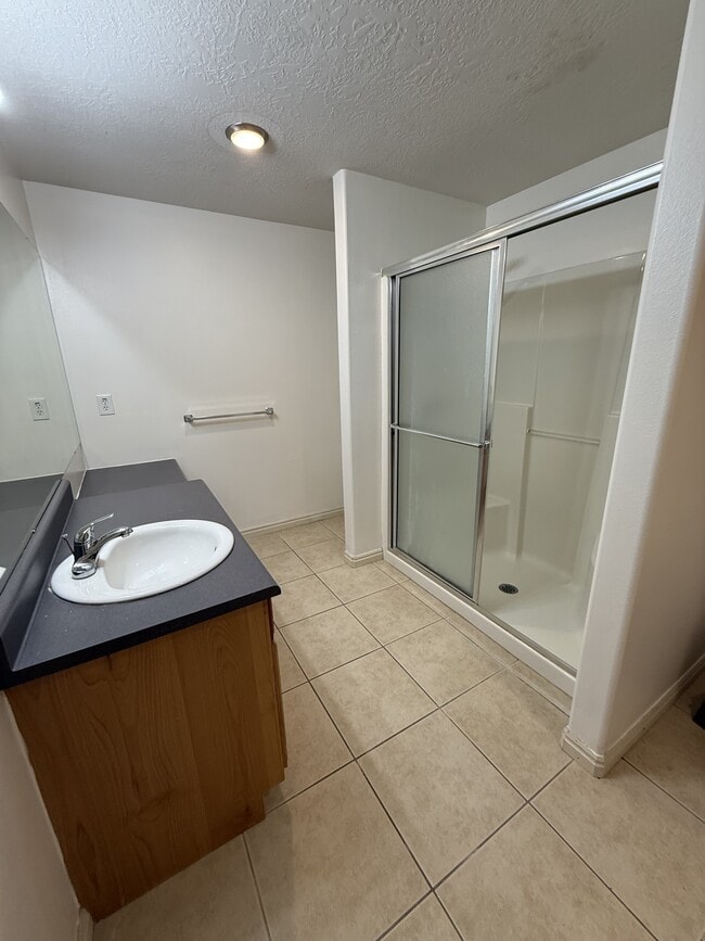 Building Photo - 8633 Chase Cir