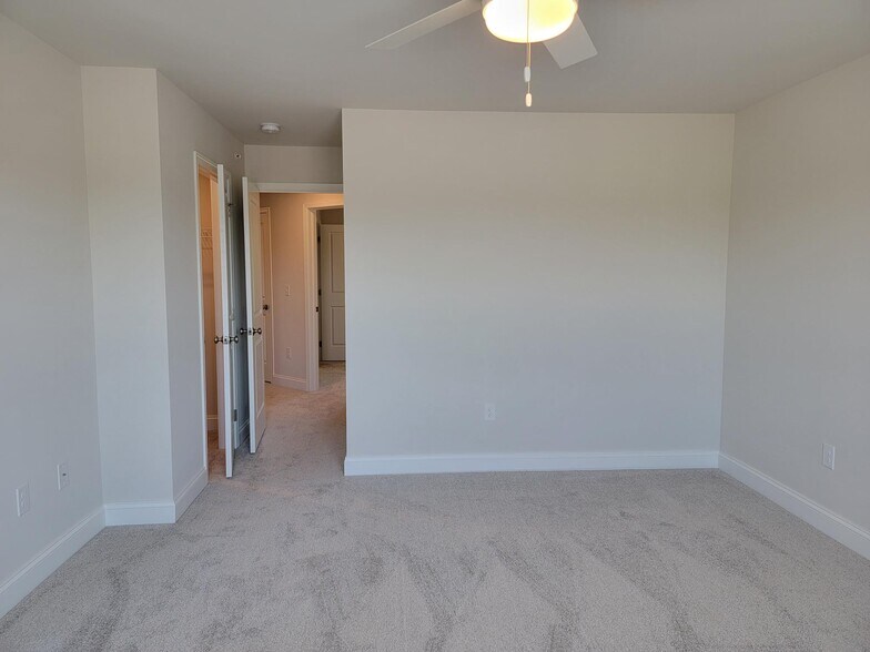 Building Photo - 219 Millard Dr