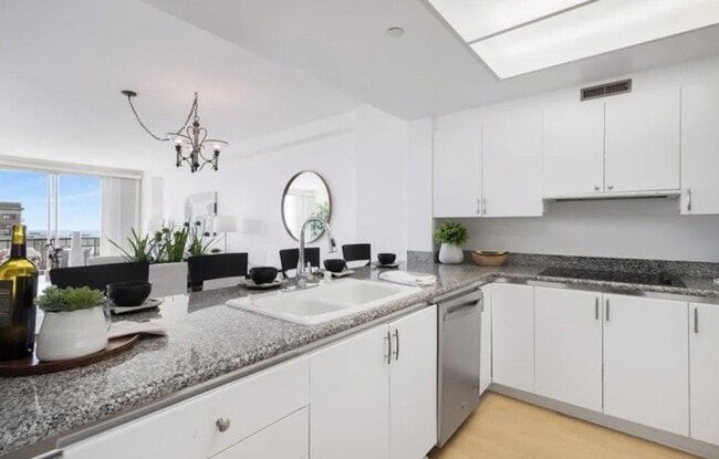 Building Photo - 2-Bedroom, 2-Bathroom Home in Prime Long B...