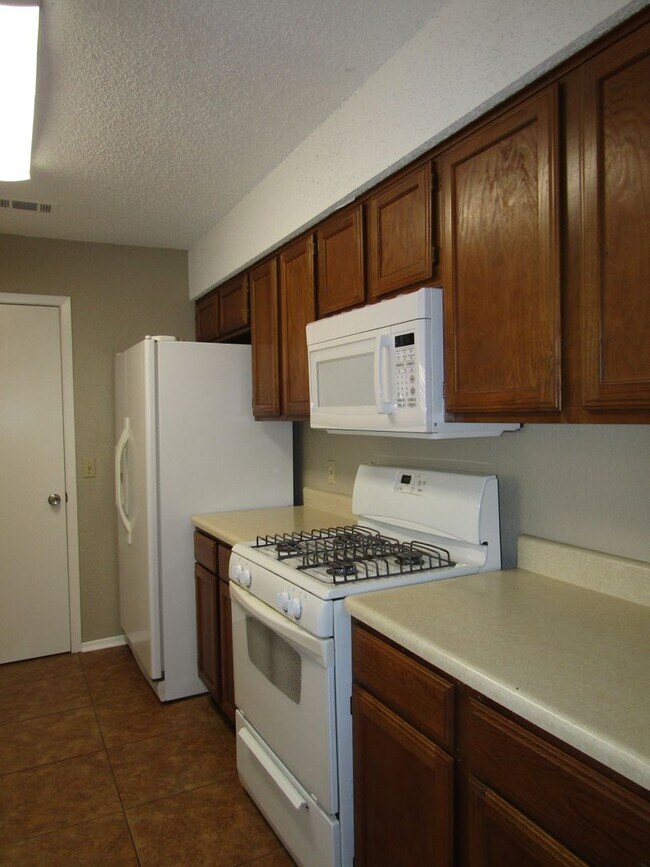 Building Photo - 7612 Islander Dr