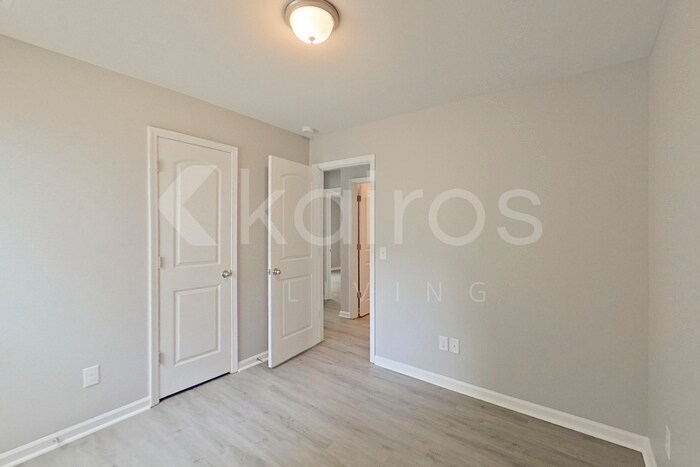 Building Photo - 302 Cedar Ridge