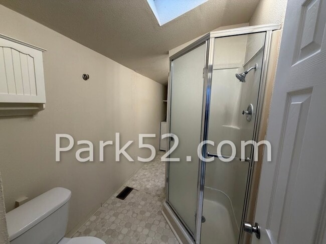 Building Photo - Tacoma Area 1 Bedroom Cottage