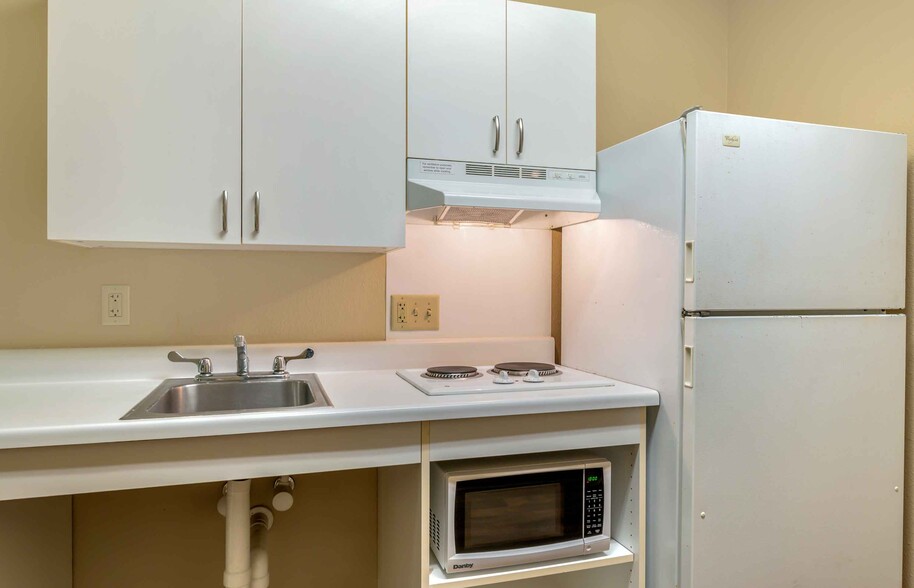 Building Photo - Furnished Studio-South Bend - Mishawaka - ...