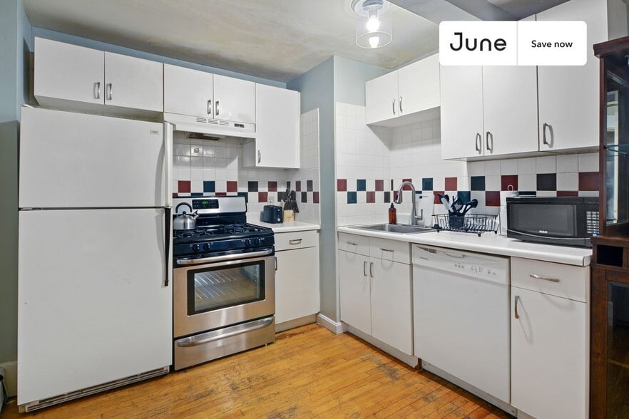 Building Photo - 14-18 Bacon Street