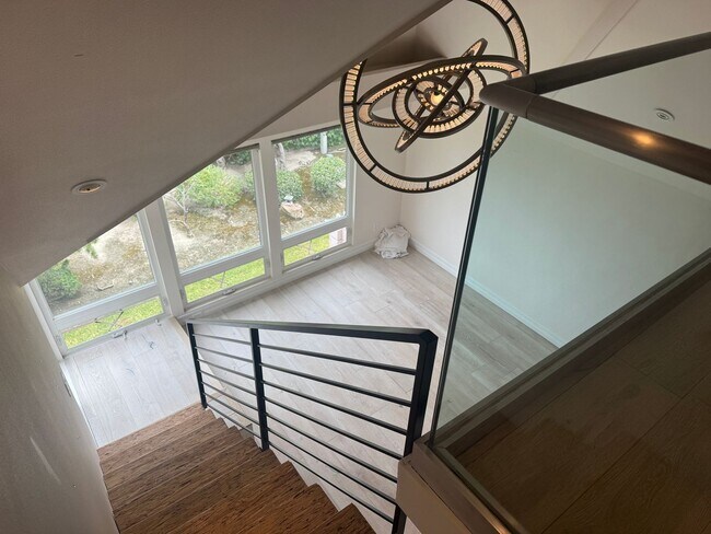 Building Photo - Stunning Huntington Harbour Townhome