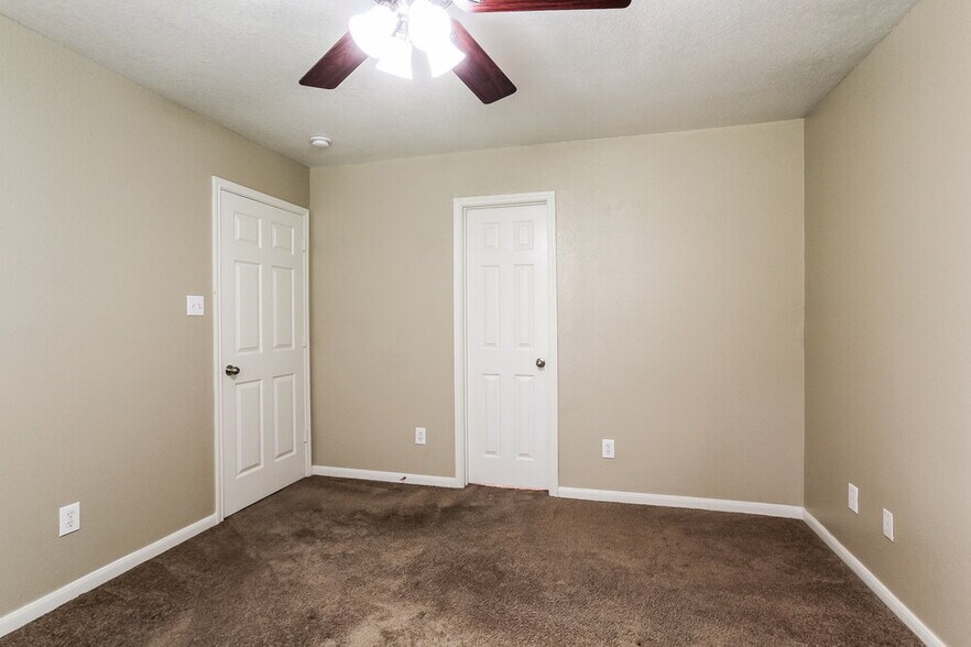 Building Photo - 29114 Red River Loop