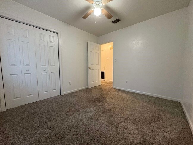 Building Photo - 1810 Sylvan Ct