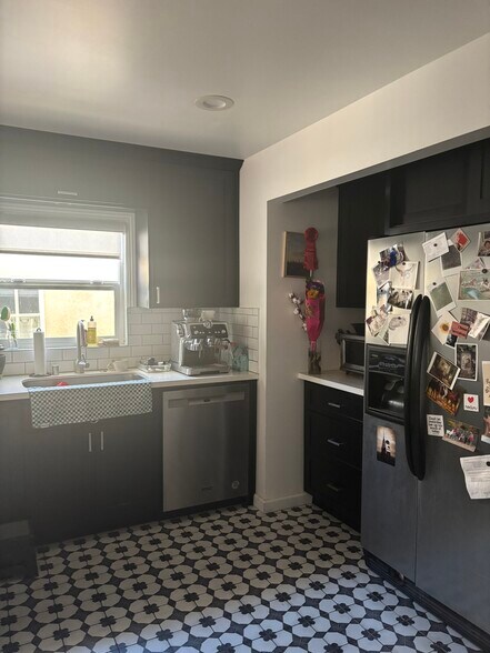 Building Photo - 333 N Occidental Blvd