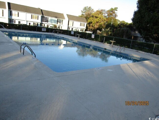 Building Photo - 938 Villa Dr