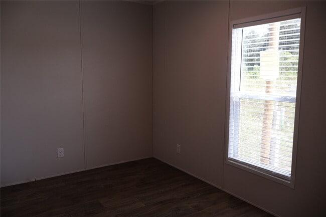 Building Photo - 9105-5914 18